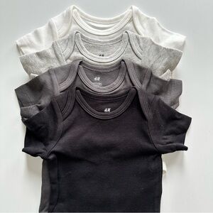 NEW H&M Baby Newborn Short Sleeve Cotton Bodysuits 4-pack NWT